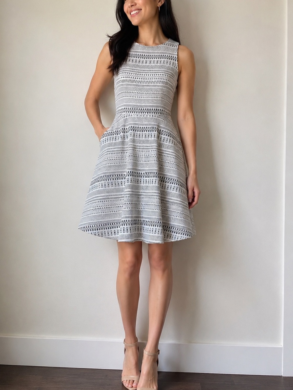 Banana Republic White and Gray Sleeveless Eyelet Fit-and-Flare Dress 4P